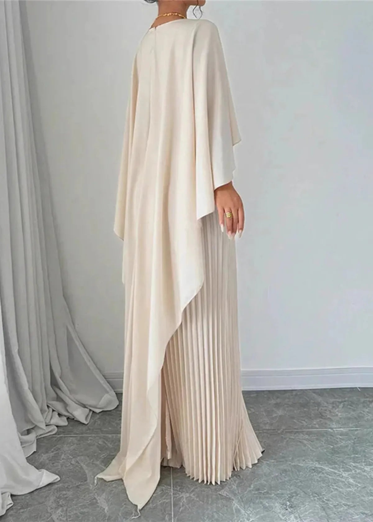 Daniela - Damen Abendkleid mit Cape-Optik und Plisseerock