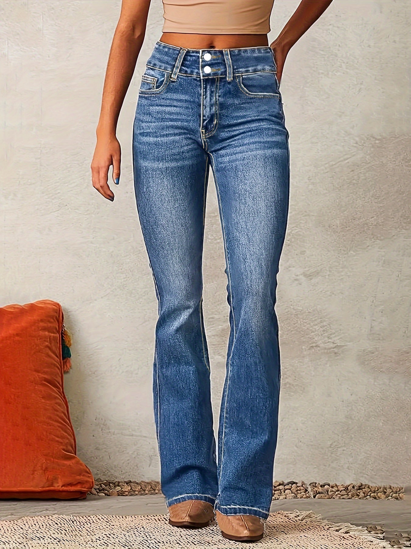 Elena – Damen Schlagjeans mit hoher Taille und Doppelknopf-Design