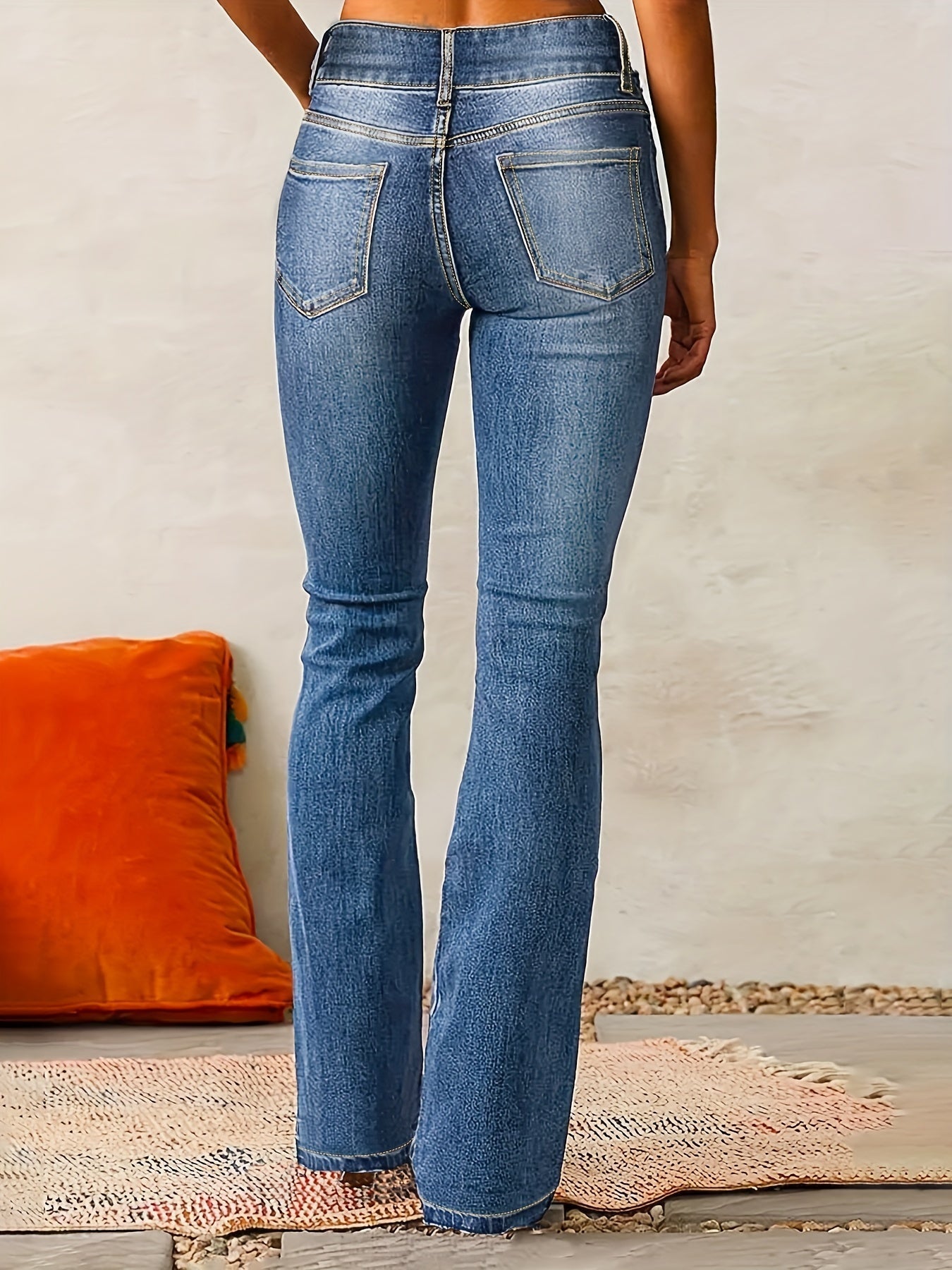Elena – Damen Schlagjeans mit hoher Taille und Doppelknopf-Design