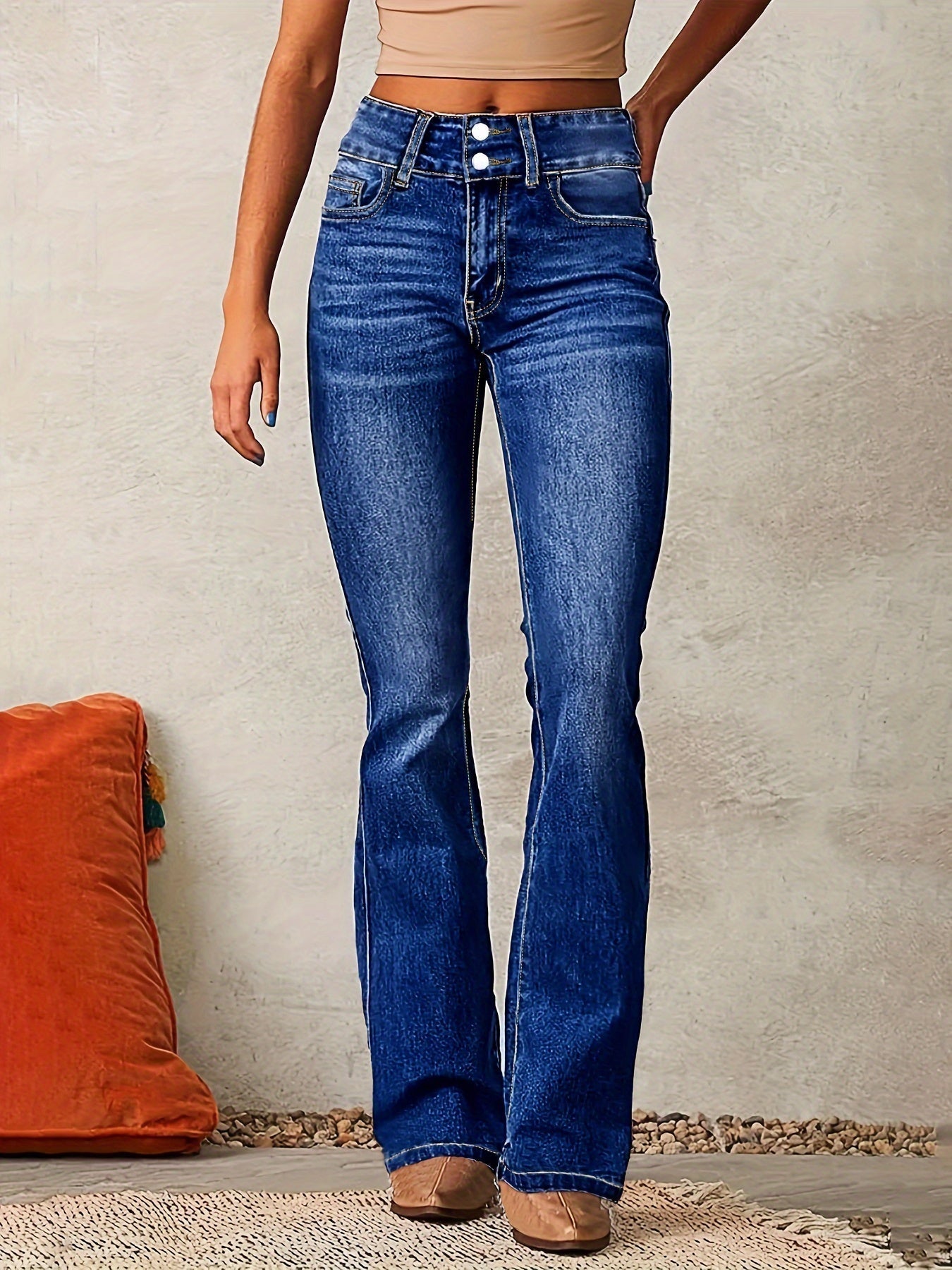 Elena – Damen Schlagjeans mit hoher Taille und Doppelknopf-Design