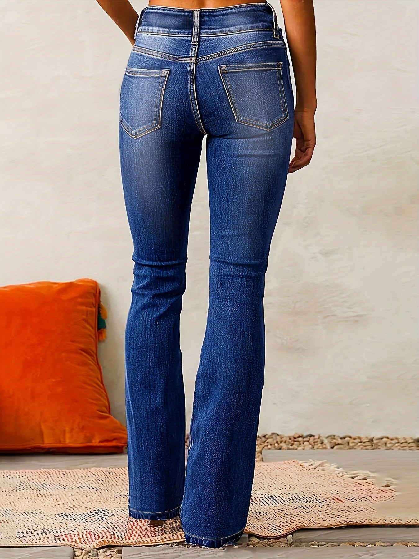 Elena – Damen Schlagjeans mit hoher Taille und Doppelknopf-Design