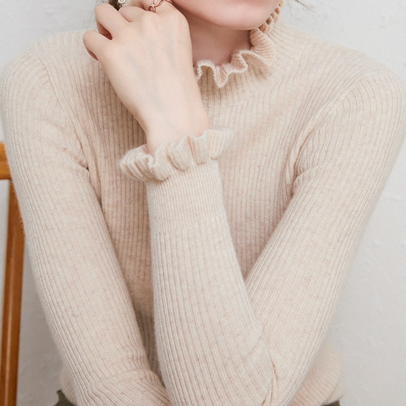 Sophia – Damen Strickpullover mit Rüschen Rollkragen