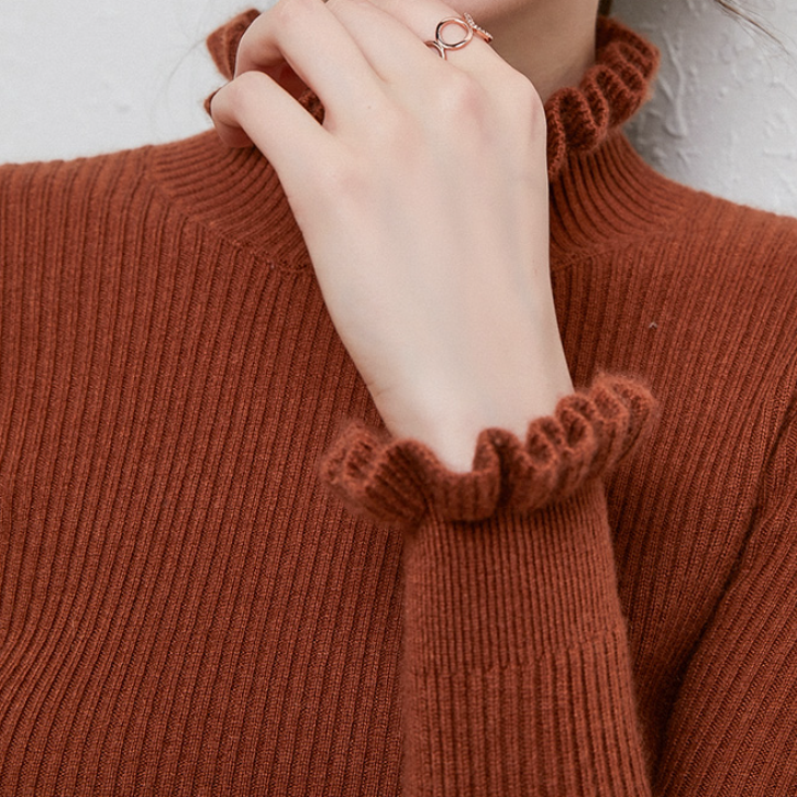 Sophia – Damen Strickpullover mit Rüschen Rollkragen