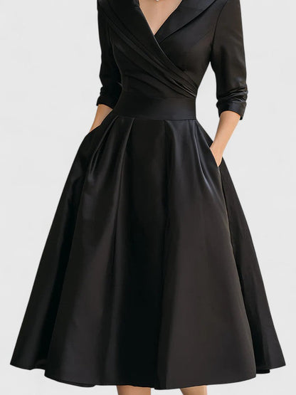 Ewelina – Elegantes Damen A-Linienkleid mit Wickelkragen