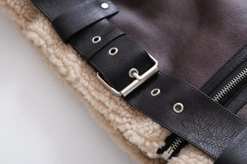 Lucía - Damenjacke in Lederoptik mit Schaffellfutter im Winter