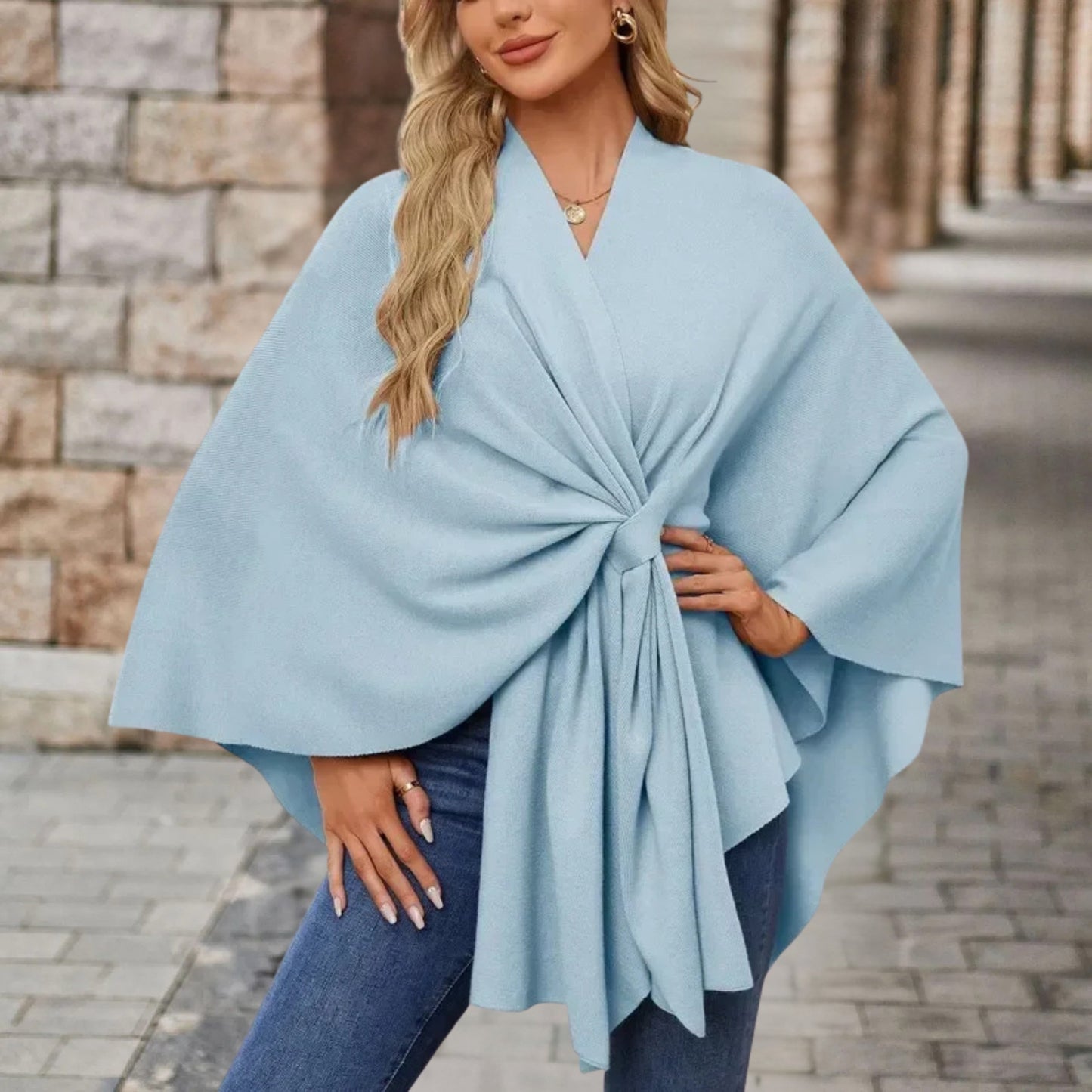 Klaudia – Elegantes Wickel-Poncho-Top