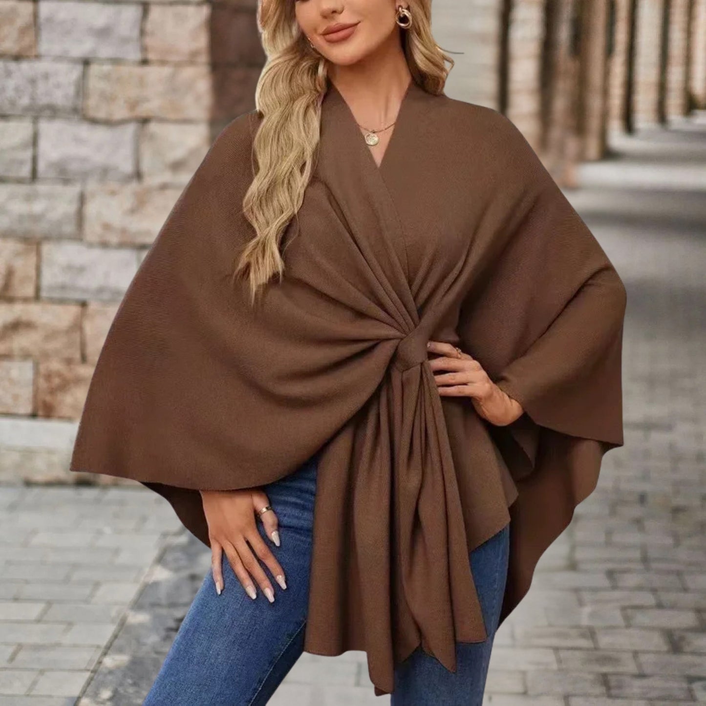 Klaudia – Elegantes Wickel-Poncho-Top