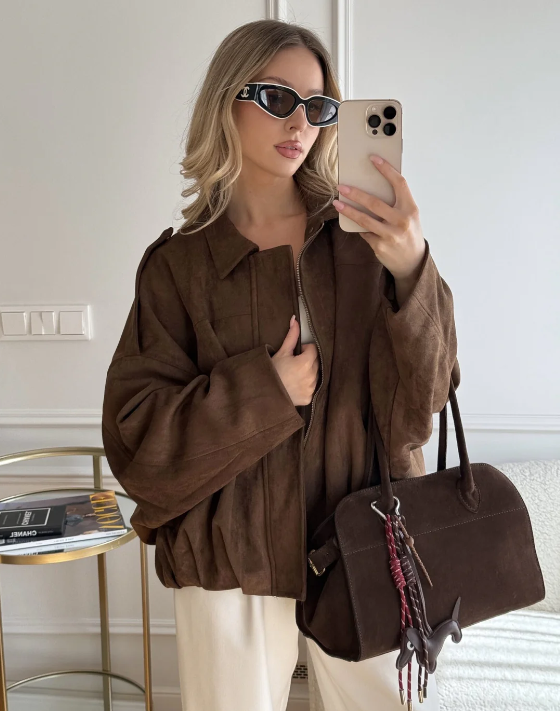 Inés – Oversized Velours Damenjacke