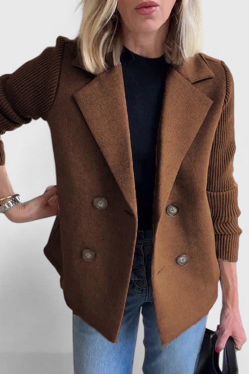 Marisela – Eleganter Damen Blazer mit Strickärmeln & Doppelreihe