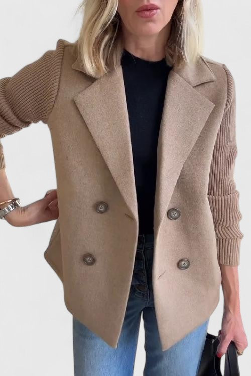 Marisela – Eleganter Damen Blazer mit Strickärmeln & Doppelreihe