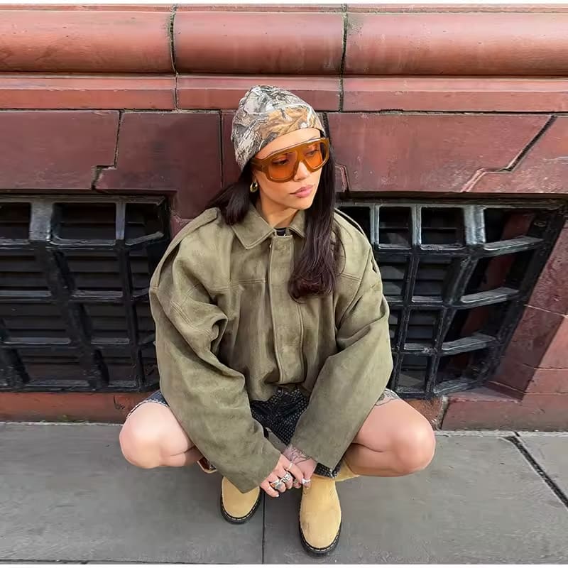 Inés – Oversized Velours Damenjacke