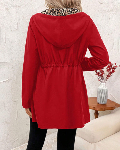 Jimena – Leichter Damenmantel mit stylischem Leopardenfutter