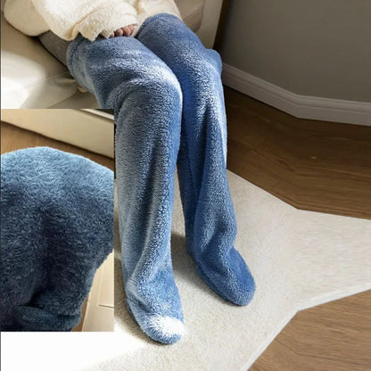 Clara – Flauschige Overknee-Haussocken für Damen