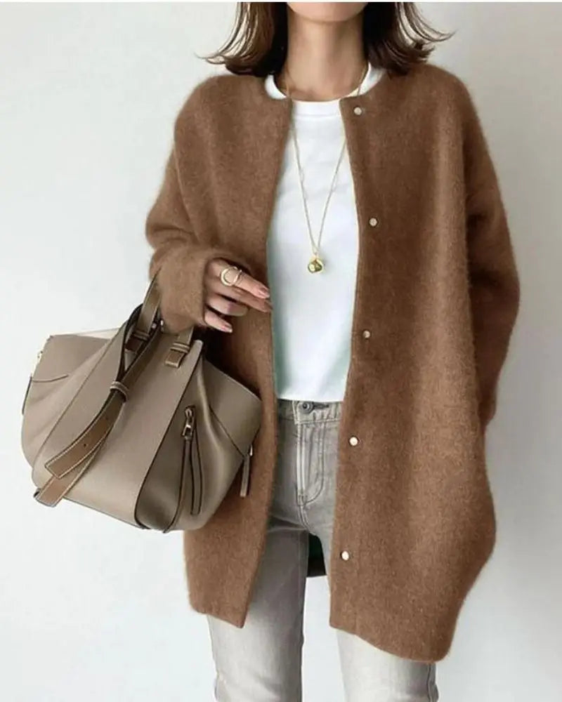 Alma - Damen Strickjacke mit Knopfleiste und lockerer Passform
