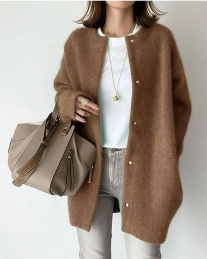 Alma - Damen Strickjacke mit Knopfleiste und lockerer Passform