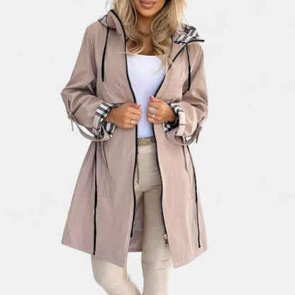 Jimena – Leichte Damen Übergangsjacke mit Kapuze & Karodetail